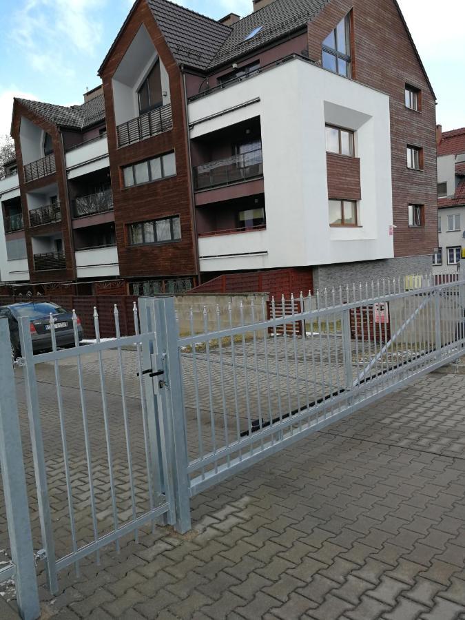 Apartament Jelenia Gora - Cieplice Exteriör bild