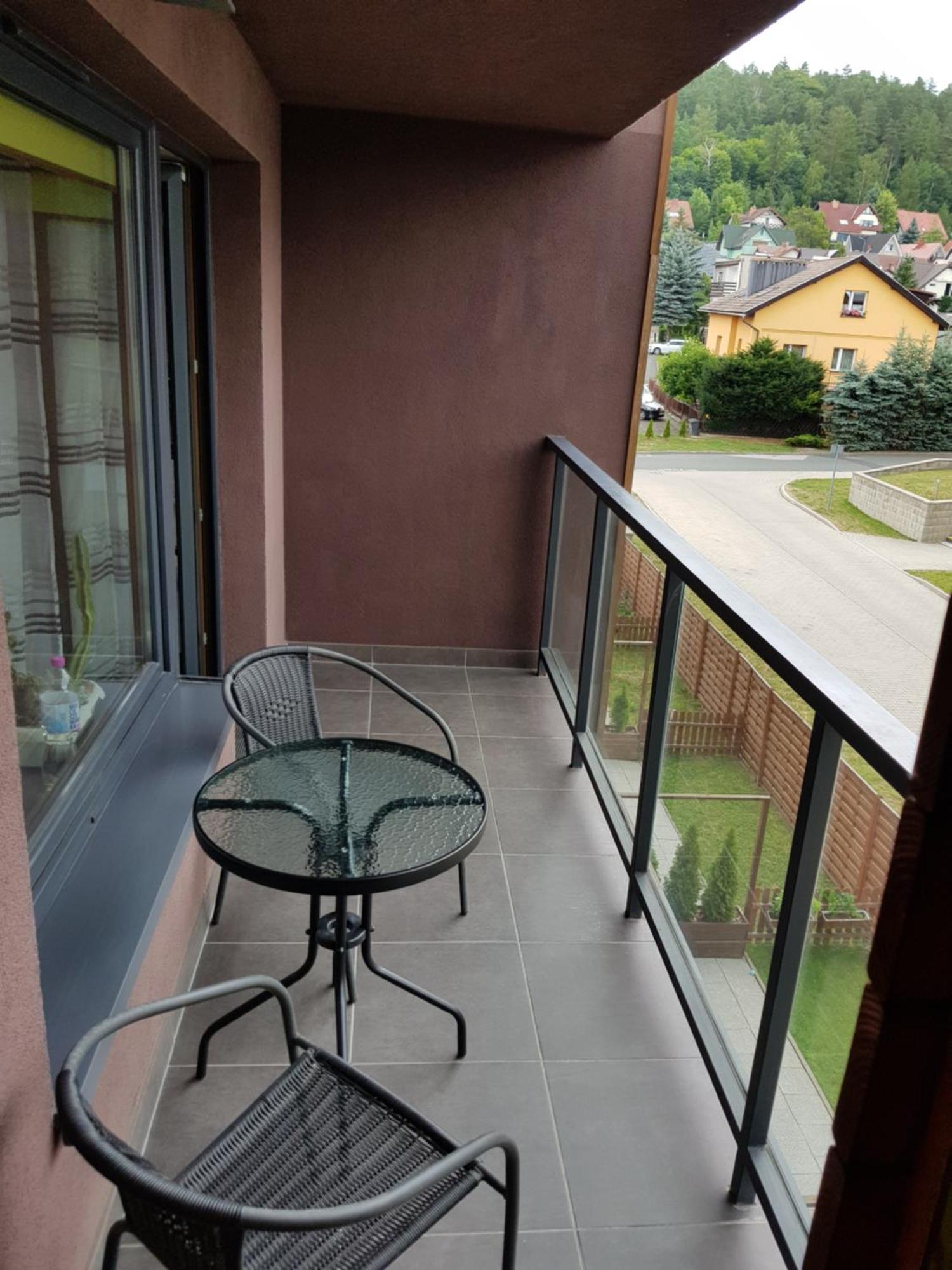 Apartament Jelenia Gora - Cieplice Exteriör bild