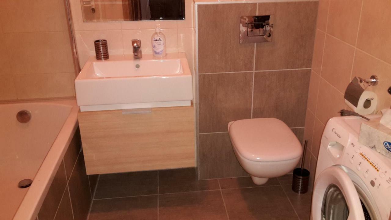 Apartament Jelenia Gora - Cieplice Exteriör bild